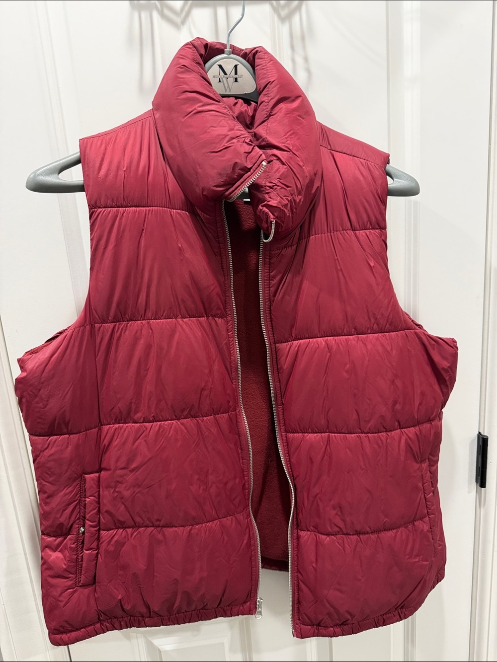 Old Navy Burgundy Red Puffer Vest - Women
